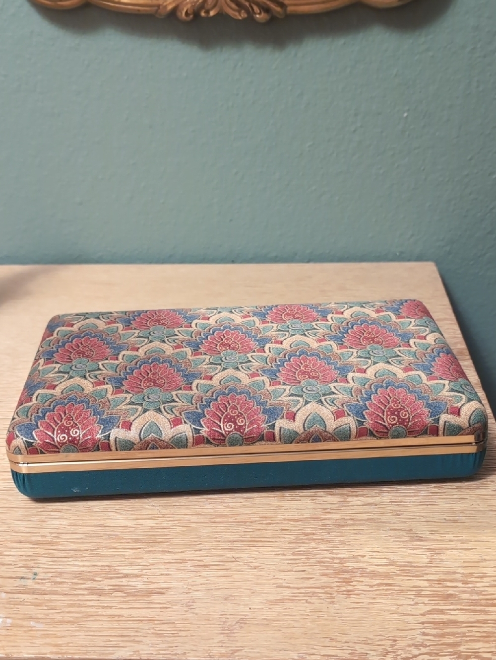Vintage Style Compact Jewelry/Ring Organizer/Decor